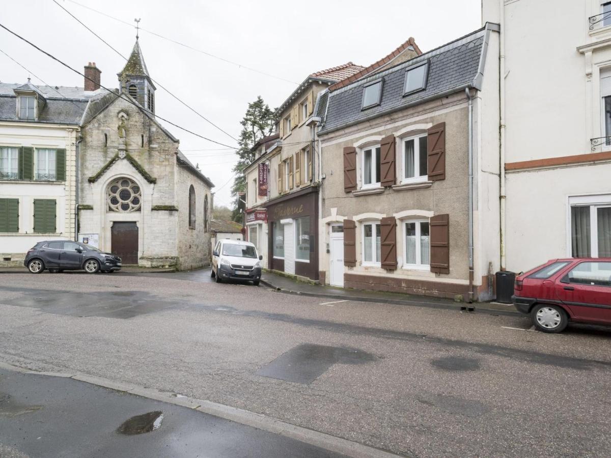 Lovely Holiday Home Near Joset Alain Dun-sur-Meuse Exteriör bild